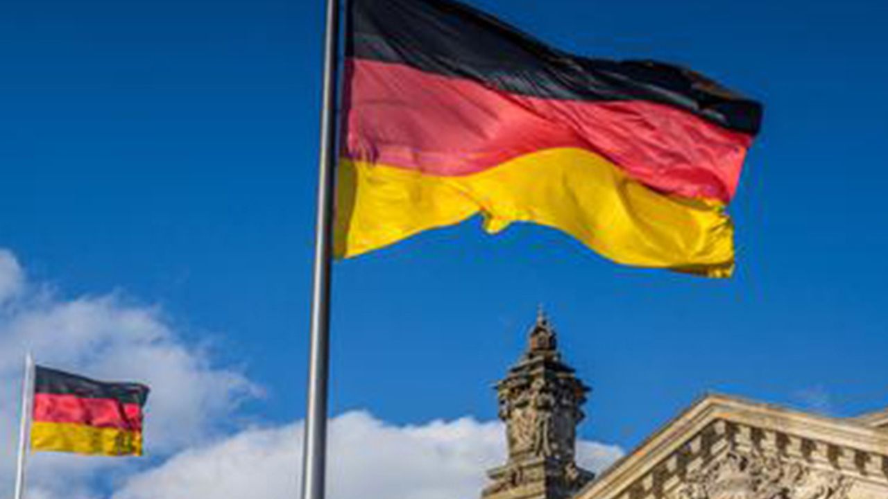 Almanya Savunma Bakanlığı alarma geçti: Altyapı korunacak... 'Evinizde el feneri bulundurun'