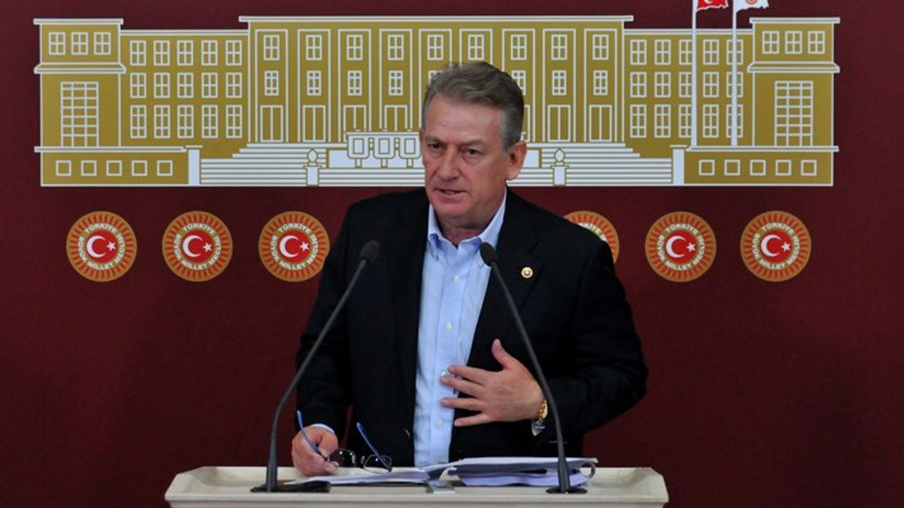 CHP Trabzon eski milletvekili Haluk Pekşen hayatını kaybetti