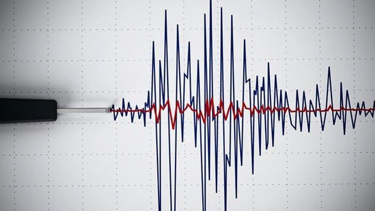 Kahramanmaraş'ta 7.7 büyüklüğünde deprem! Enkaz altında kalanlar var: Yardım çağrıları yapılıyor