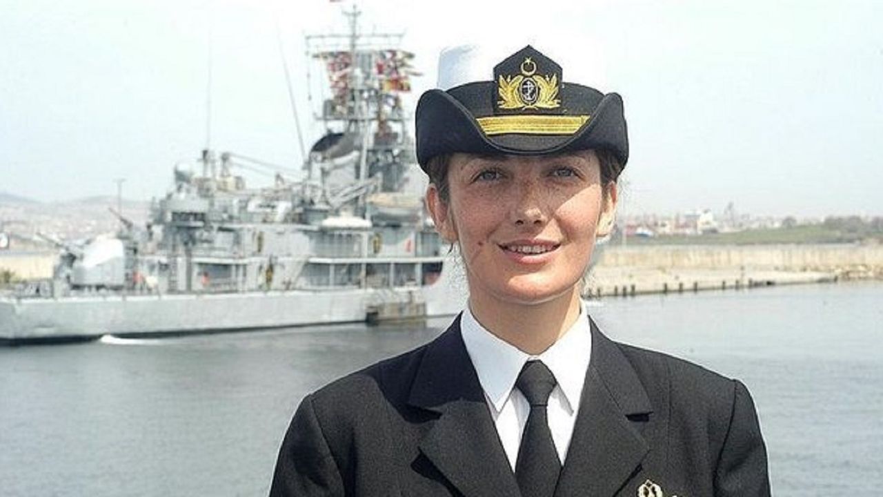 İlk Türk kadın amiral: Gökçen Fırat... 'Kadın doktor çok ama kadın subay olmak farklı'