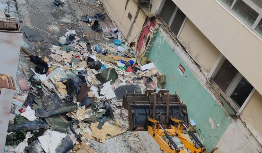 Beşiktaş Belediyesi haber bile vermedi: Esnafa gece yarısı yıkım darbesi