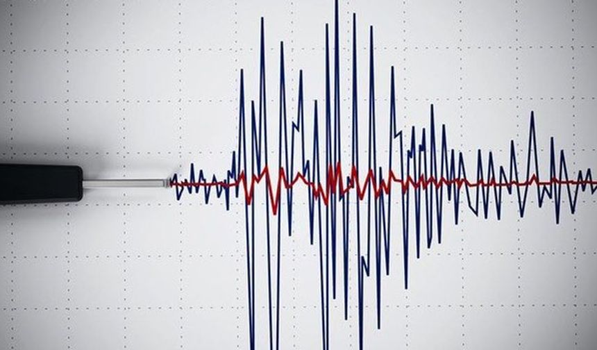 Kahramanmaraş'ta 7.7 büyüklüğünde deprem! Enkaz altında kalanlar var: Yardım çağrıları yapılıyor